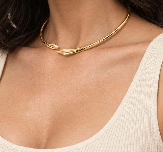 Interval Collar design shown on a model, wearing view 2